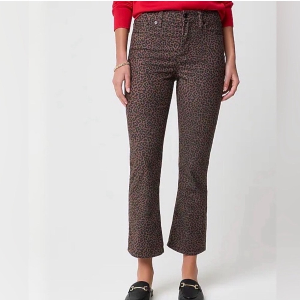 J.‎ Crew Leopard Mid-Rise Flare Crop Jean in All-day Stretch 28